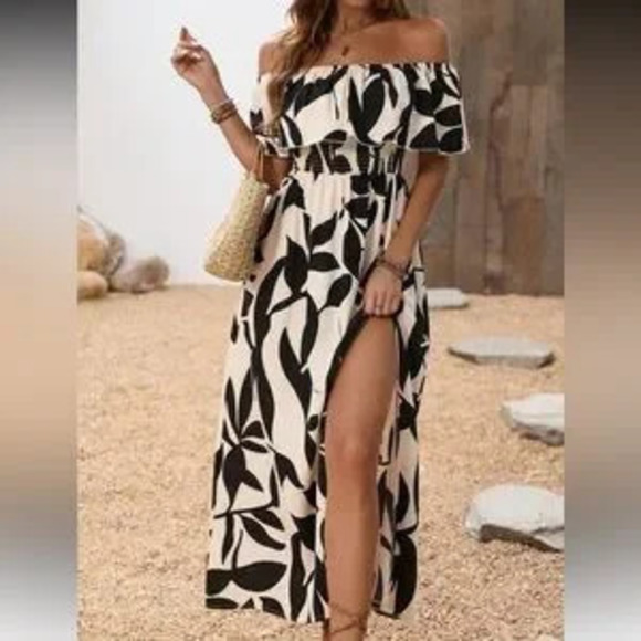 Dresses & Skirts - Off-Shoulder Black and Cream Maxi Dress